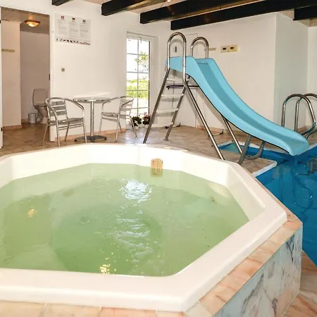 度假居 Awesome In With Sauna